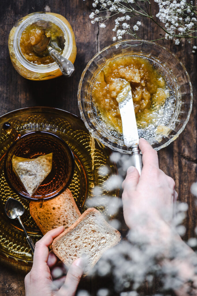 Colazione con marmellata